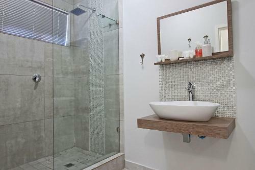 Hotel Edward Court 1 Bedroom Sea