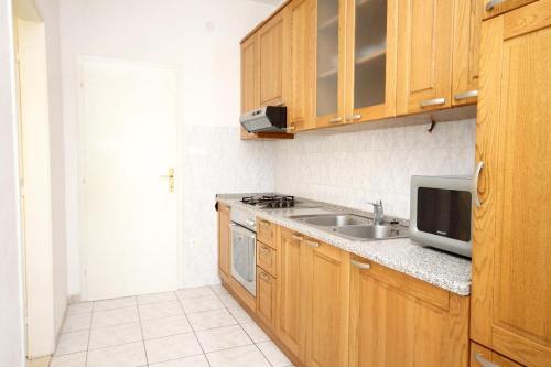 Apartment Kastel Stari 6059a