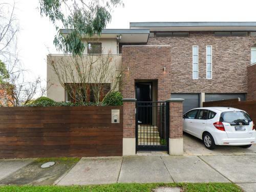 Boutique Stays - Maple On Kent, Glen Iris Townhouse