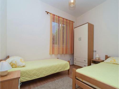 Three-bedroom Apartment With Sea View In Kastel Gomilica