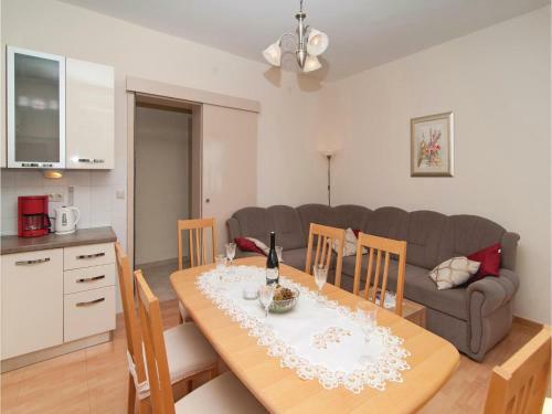 Three-bedroom Apartment With Sea View In Kastel Gomilica