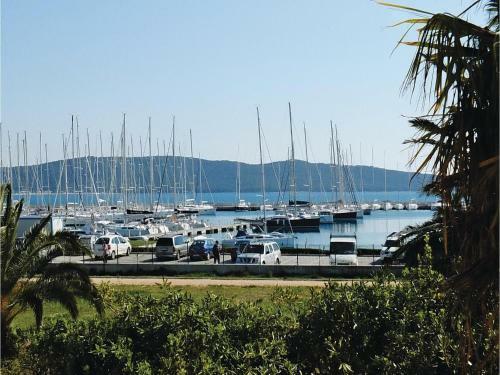 Three-bedroom Apartment With Sea View In Kastel Gomilica