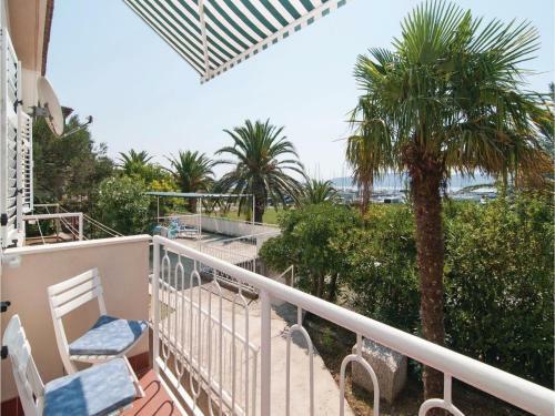 Three-bedroom Apartment With Sea View In Kastel Gomilica