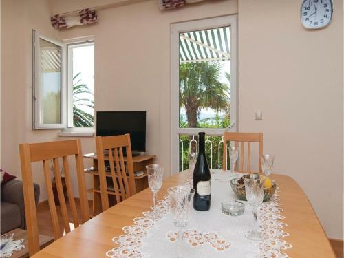 Three-bedroom Apartment With Sea View In Kastel Gomilica