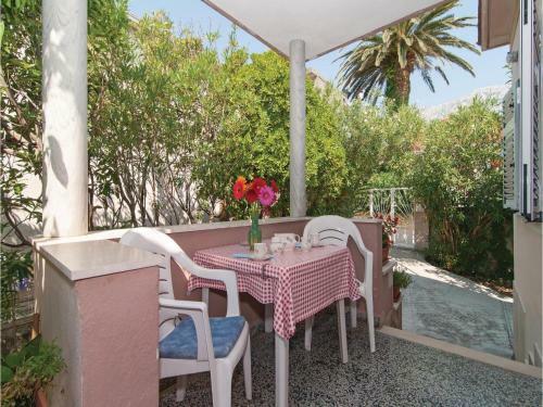 Three-bedroom Apartment With Sea View In Kastel Gomilica