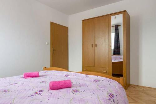 Apartments With A Parking Space Kastel Stari (kastela) - 11571