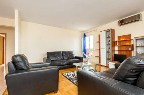 Apartments With A Parking Space Kastel Stari (kastela) - 11571