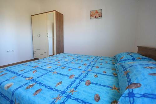 Apartments With A Parking Space Kastel Stari (kastela) - 11571