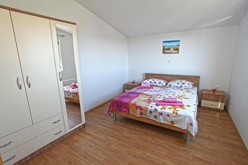 Apartments With A Parking Space Kastel Stari (kastela) - 11571