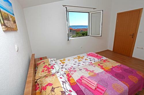 Apartments With A Parking Space Kastel Stari (kastela) - 11571
