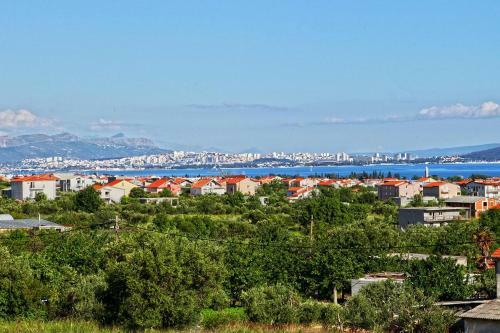 Apartments With A Parking Space Kastel Stari (kastela) - 11571