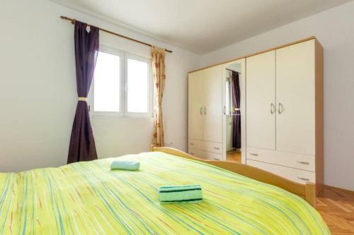 Apartments With A Parking Space Kastel Stari (kastela) - 11571