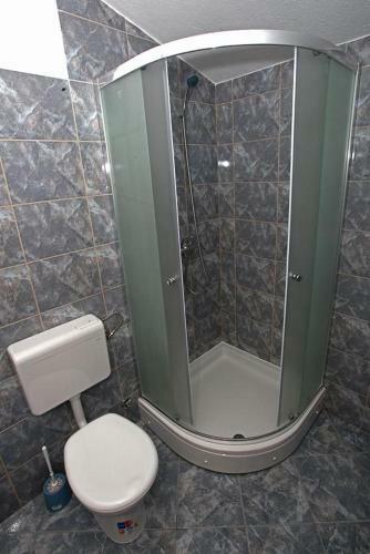 Apartments With A Parking Space Kastel Stari (kastela) - 11571