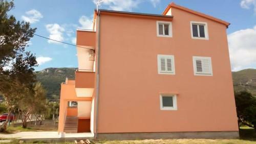 Apartments With A Parking Space Kastel Stari (kastela) - 11571