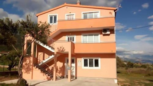Apartments With A Parking Space Kastel Stari (kastela) - 11571