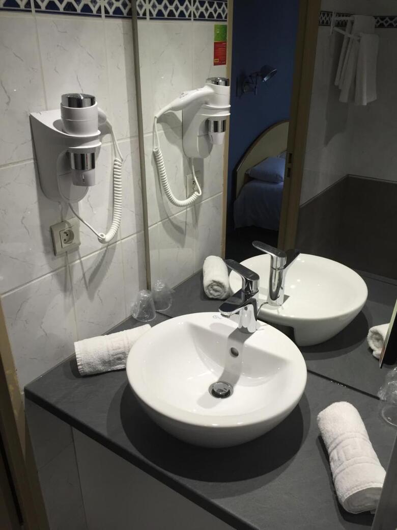 Brit Hotel Confort Nevers Centre Gare
