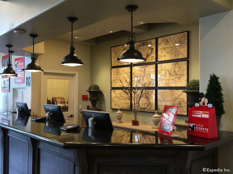 Hotel Camelot Inn And Suites