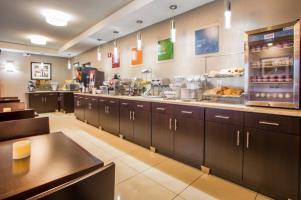 Hotel Comfort Suites West