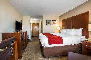 Hotel Comfort Suites West
