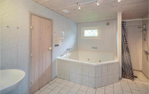 Holiday Home N�kkerosevej V�ggerl�se III
