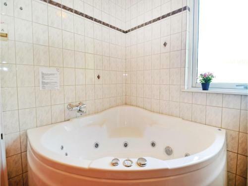 Holiday Home Vildrosevej V�ggerl�se IX