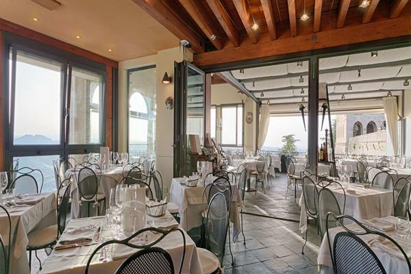 Hotel Titano