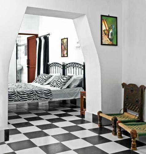 Residencia Mandore Guest House