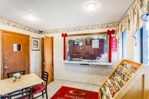 Hotel Econo Lodge North