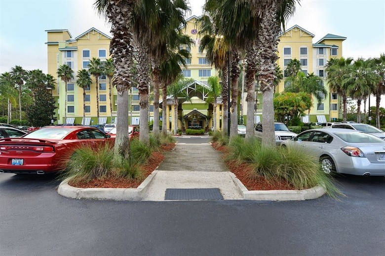 Hotel Comfort Suites Maingate East