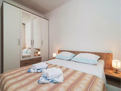 Two-bedroom Apartment Podstrana With Sea View 08