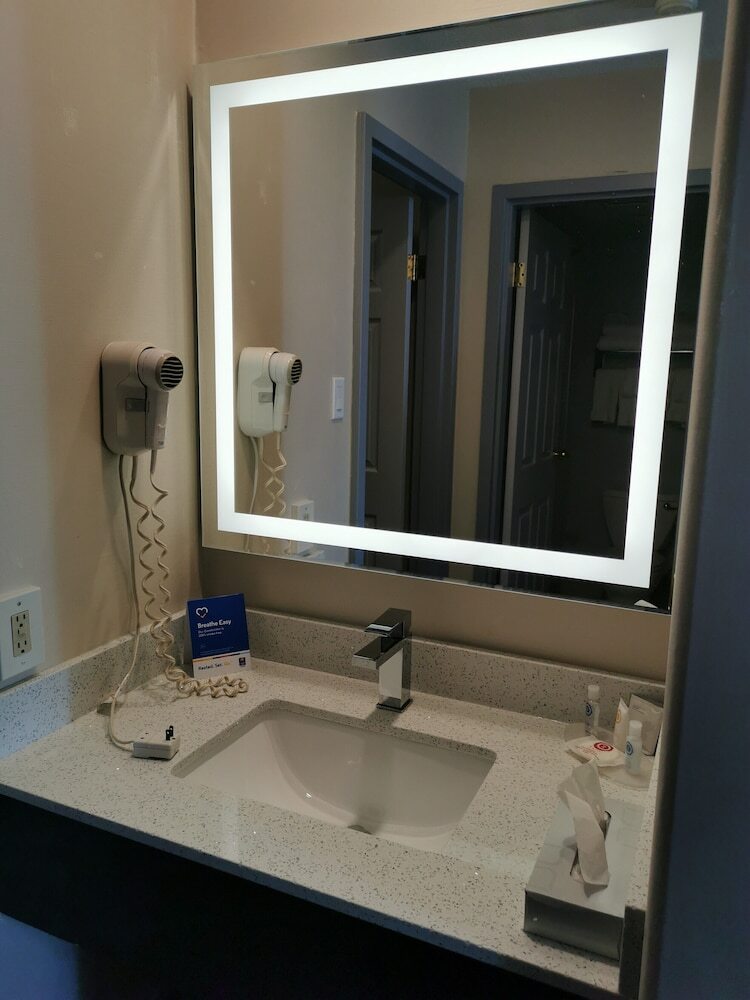 Hotel Comfort Inn & Suites University