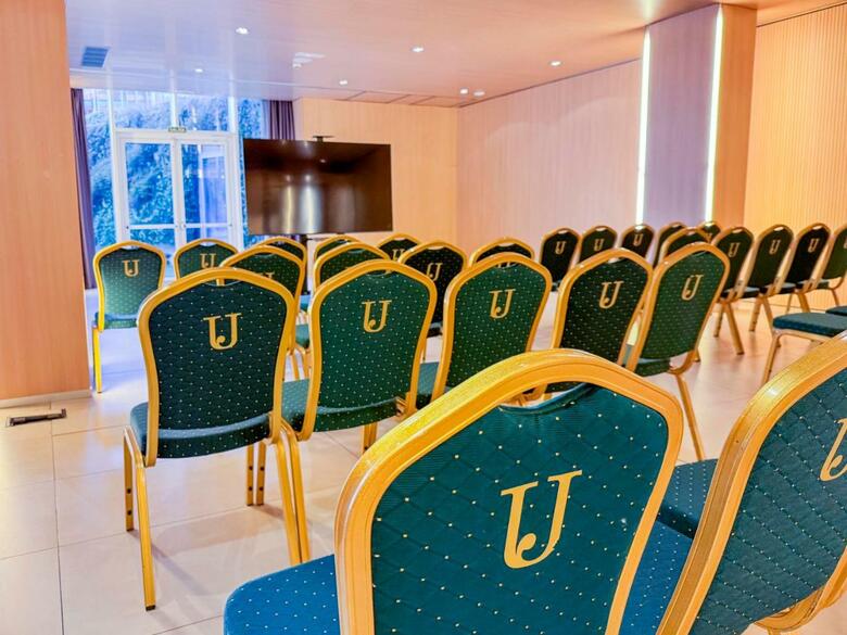 Hotel Jardines De Uleta Suites