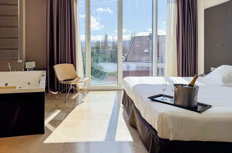 Hotel Jardines De Uleta Suites