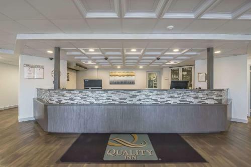 Hotel Quality Inn West Harvest