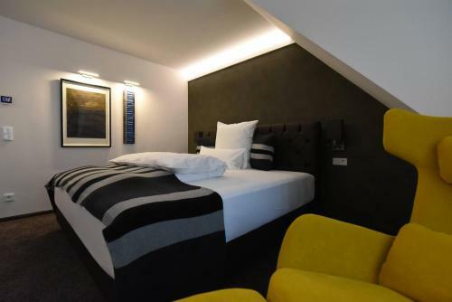 Hotel H�ll Am Main