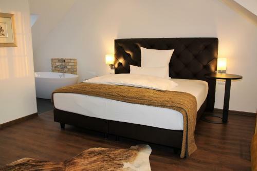 Hotel H�ll Am Main