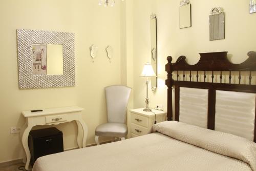 Hostal Flor De Lis- Lojo