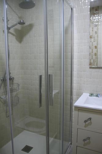 Hostal Flor De Lis- Lojo