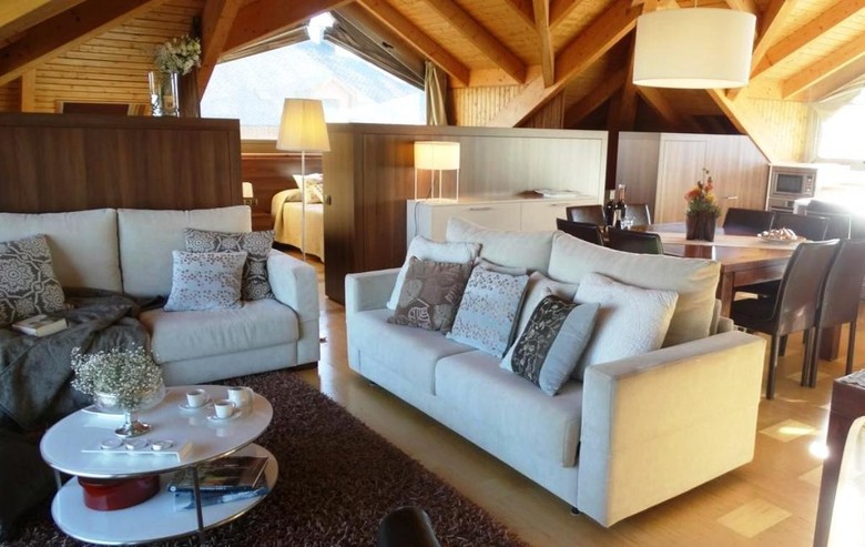 Apartamentos La Torreta Del Llac
