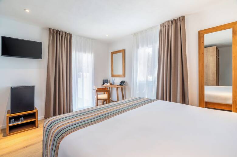 Hotel Fergus Style Punta Arabi