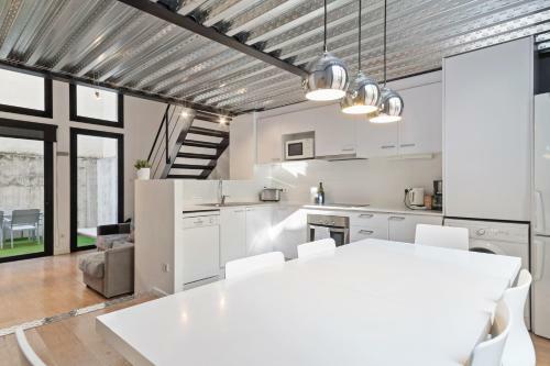 Modern And Chic Apartments In Gracia Near Parc Guell