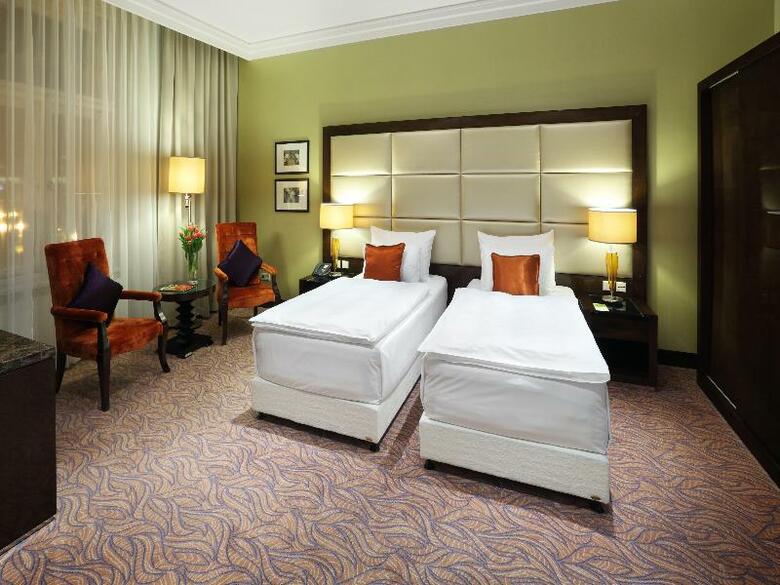 Hotel Kings Court