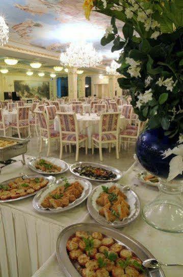 Hotel Alexander Palace