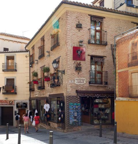 Hostal Hospederia Casa De Cisneros