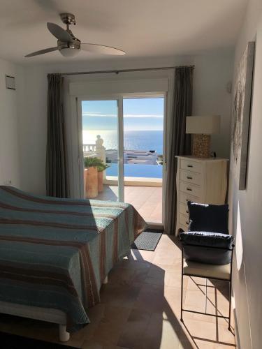Villa Lirios
