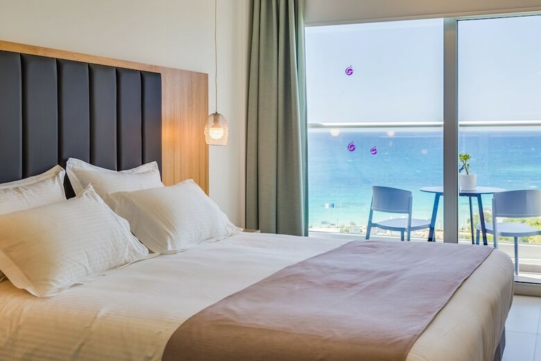 Napa Mermaid Hotel & Suites