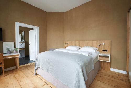 Alte Apotheke Hotel Und Cafe