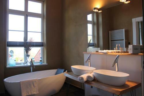 Alte Apotheke Hotel Und Cafe