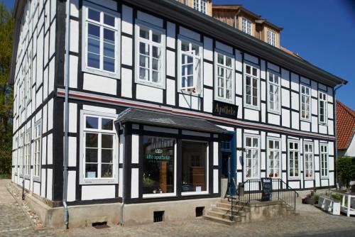 Alte Apotheke Hotel Und Cafe