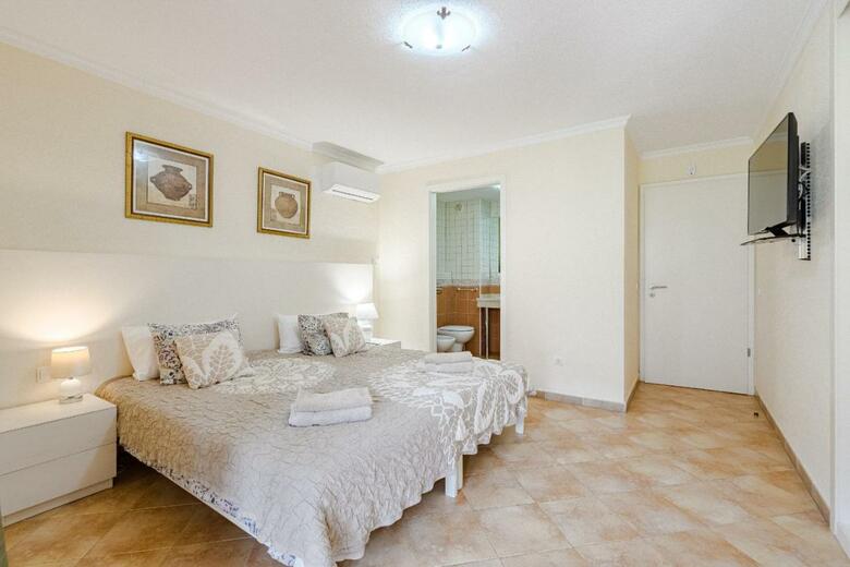 Villa Bougainvillea